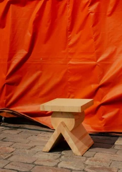 006 AA Side Table sidobord Matt oljevaxad furu 40x40x45 cm