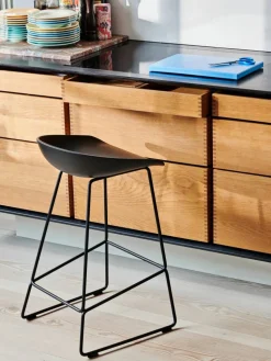 About a Stool 38 Low barstol 2.0 Svart-svart stålstativ