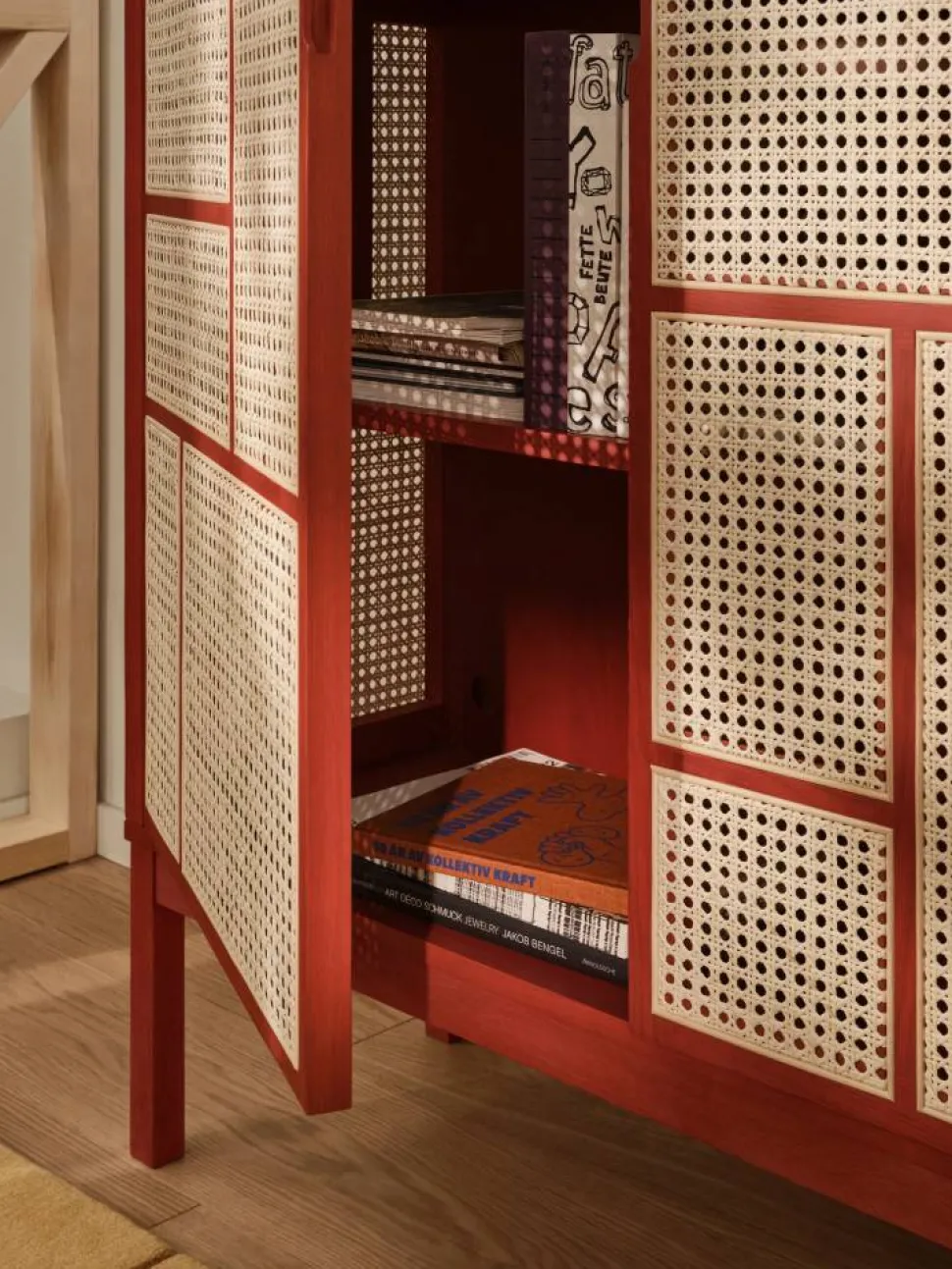Air sideboard Red 120x110 cm med ben