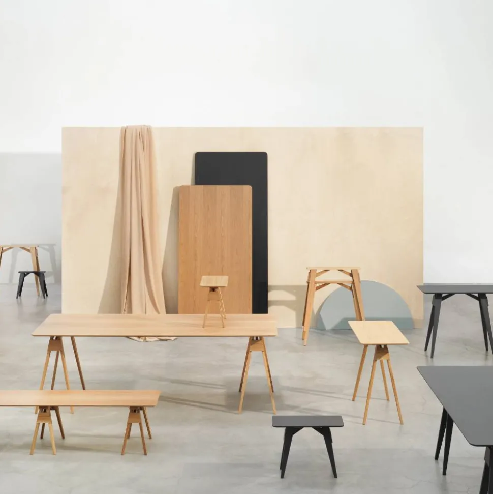 Arco sidobord S svart