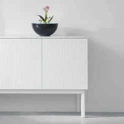 Beam sideboard vit lack vit sockel toppskiva i carrara marmor