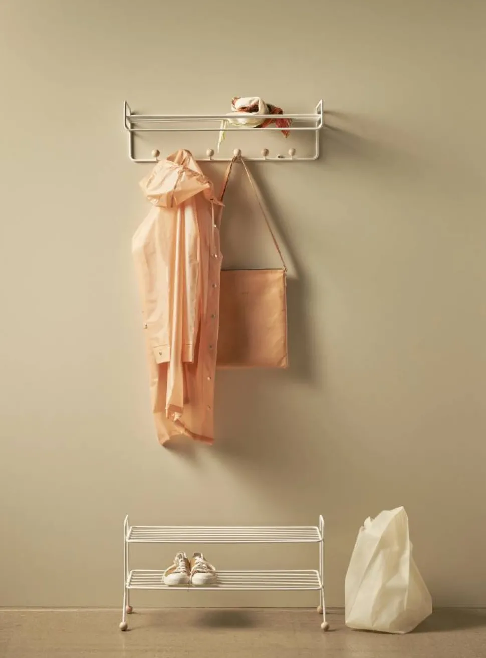 Bill Hat rack hatthylla Greige