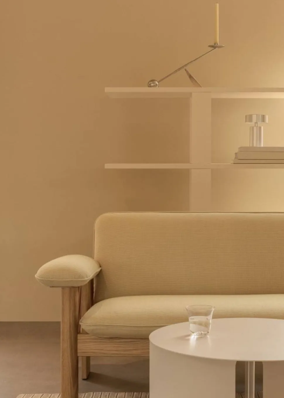 Brasilia soffa 2-sits Dark oak-Audo Bouclé 02