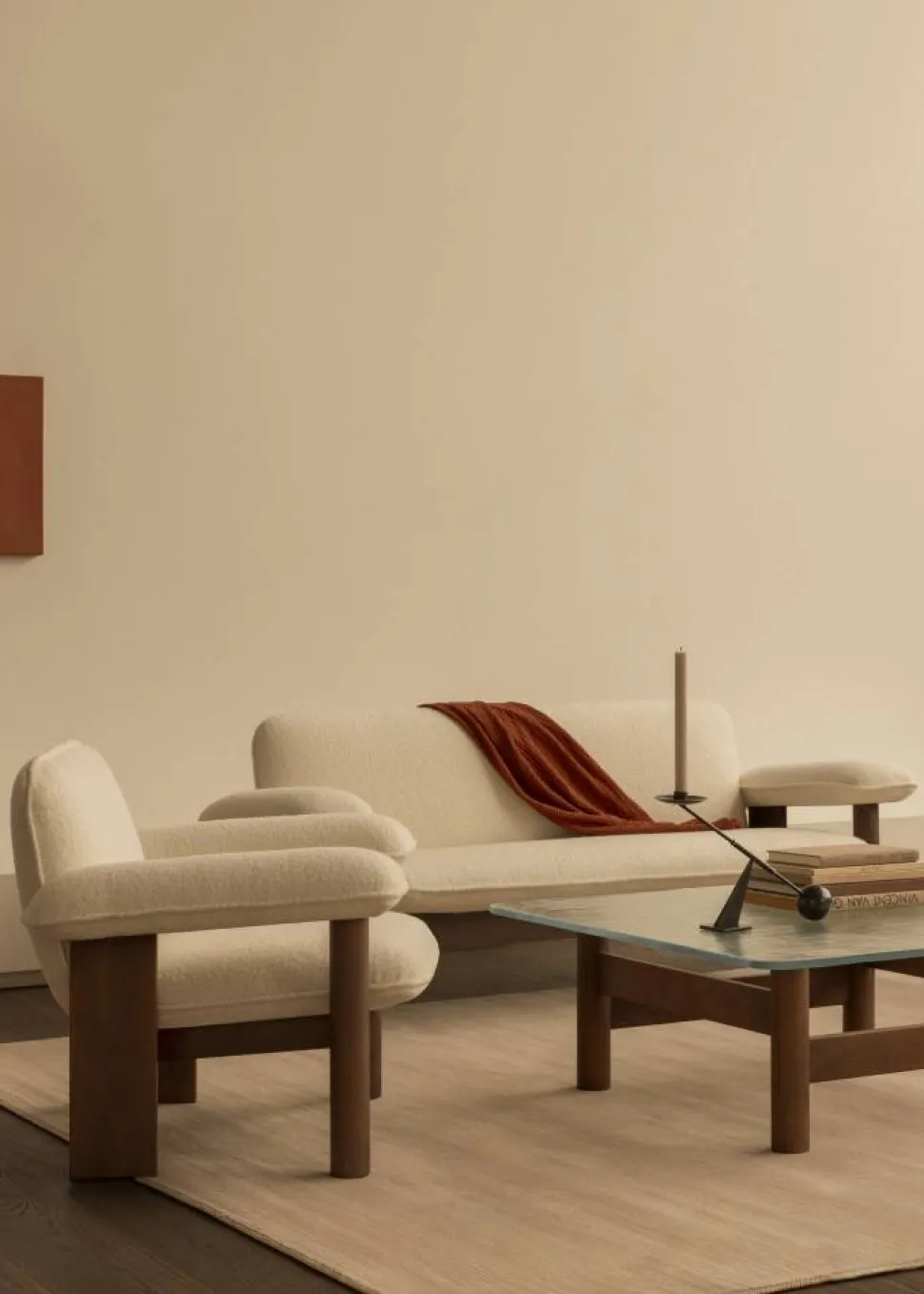 Brasilia fåtölj low back Natural oak-Nature sheepskin curly