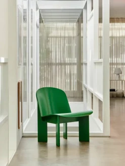 Chisel lounge chair Lush green lackad bok