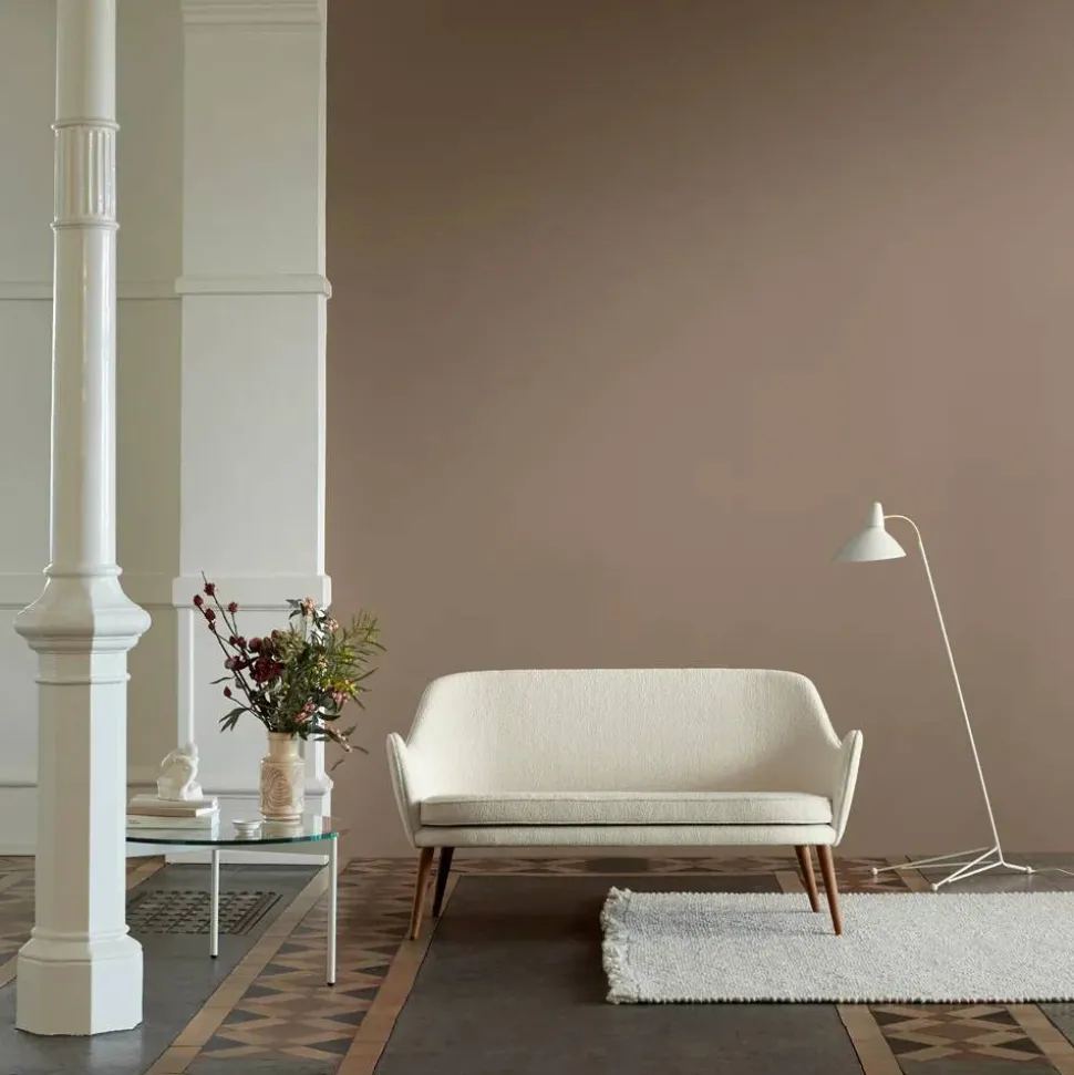 Dwell soffa 2-sits tyg barnum24 cream ben i rökt ek