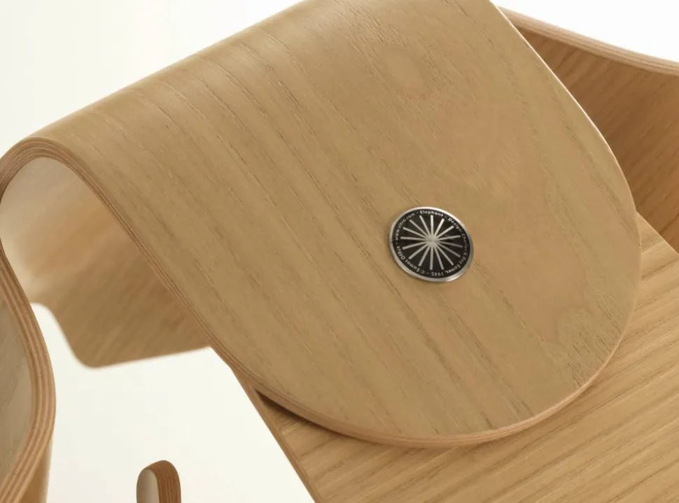 Eames elephant pall/dekoration Natural laquered chestnut