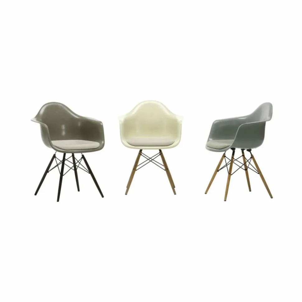 Eames Fiberglass Armchair DAW karmstol parchment askben