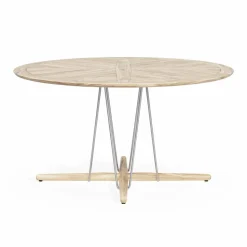 Embrace Outdoor table Ø140 cm Teak obehandlad