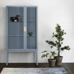 Frame Semi vitrinskåp nordic blue handtag i läder natur
