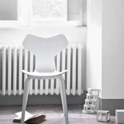 Grand Prix 3130 stol Svart-målad ask-kromat stålstativ