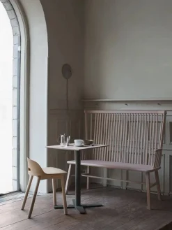 Greta pinnsoffa Ljusgrå äggoljetempera