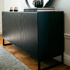 Line skänk black 2dörrar+1hylla svarta metallben