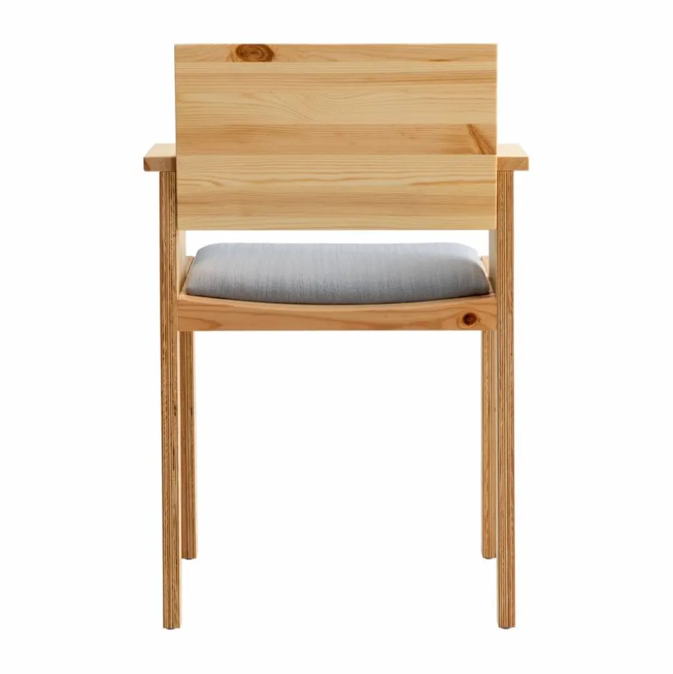 016 Maasto Dining Armchair karmstol Matt oljevaxad furu klädd sits grå