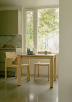 016 Maasto Table bord Matt oljevaxad furu 90x90x75 cm