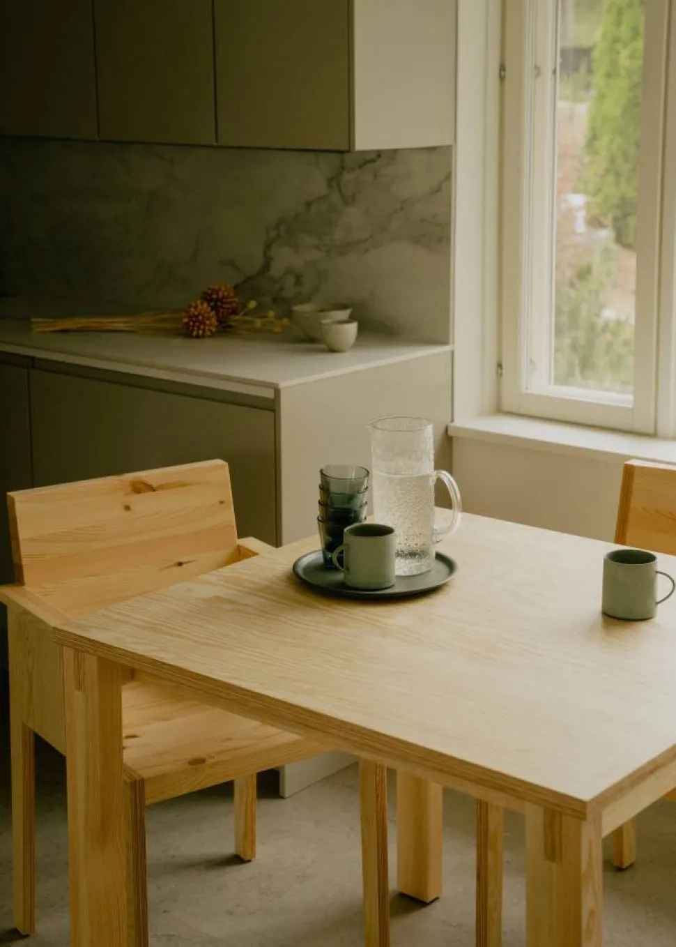016 Maasto Table bord Matt oljevaxad furu 120x120x75 cm