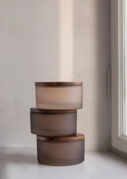 Modest burk med lock Ø10 5 cm Walnut