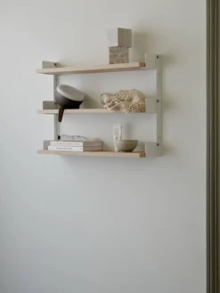 New Works Tea Shelf vägghängd hylla 46x62 5 cm Ek