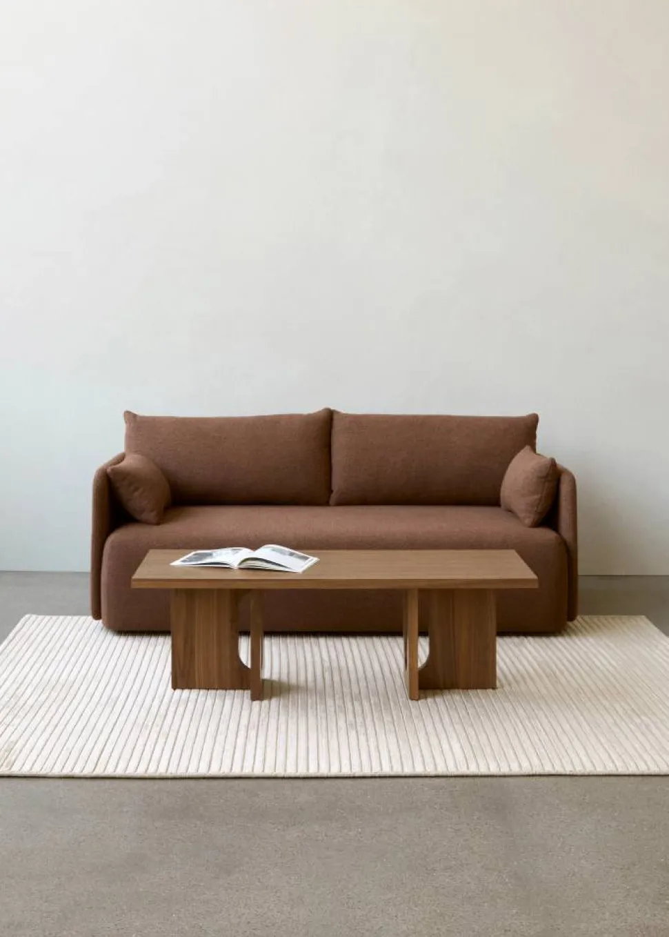 Offset soffa 2-sits Audo Bouclé 08 Bordeaux
