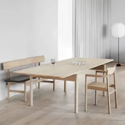 Post 3445 karmstol Svartlackerad ek