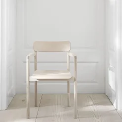Post 3445 karmstol Svartlackerad ek