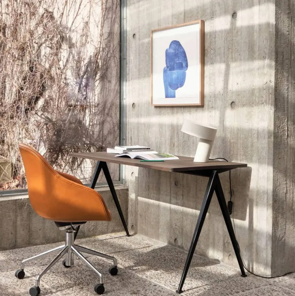 Pyramid 01 skrivbord Oak smoked 140x65cm beige stålstativO