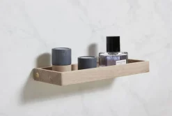 Shelf 10 vägghylla 32 cm Lacquered oak