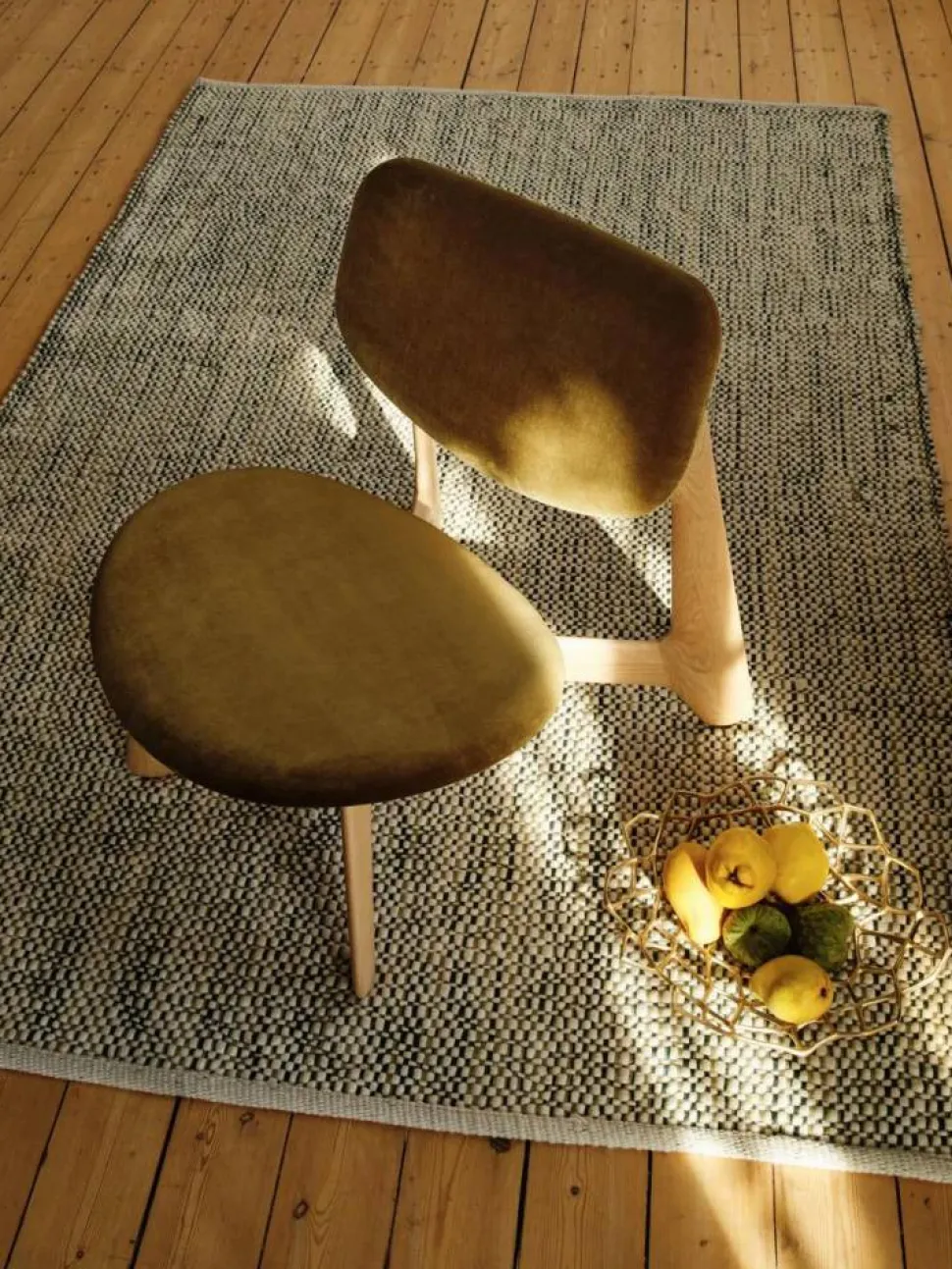 Slab loungestol klädd sits Natural brushed oak-Royal 0162 CMHR Khaki