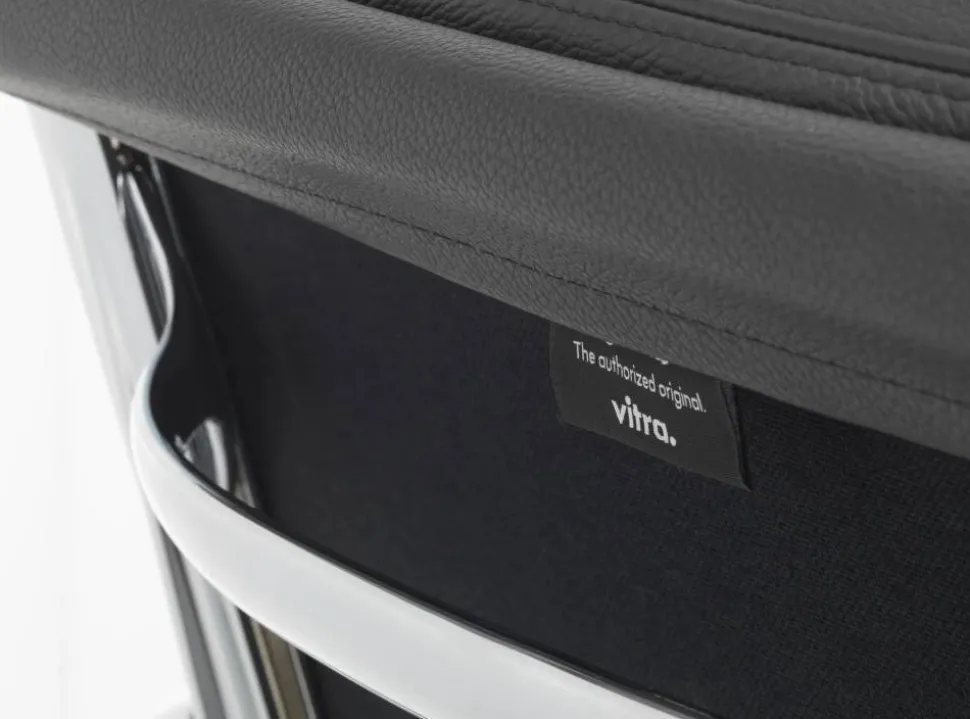 Soft Pad Chair EA 208 classic height polerat krom Läder L50 Nero (filttassar)