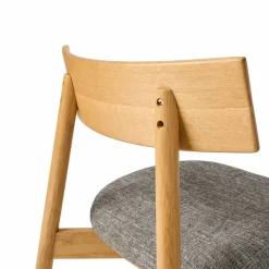 Tetra lounge chair Betongfärgat tyg-naturoljad ek