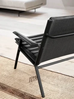 Vipp456 loungefåtölj Black aluminium-black leather