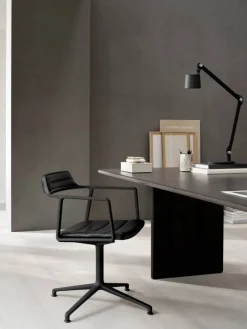 Vipp452 Swivel kontorsstol Black aluminium-black leather