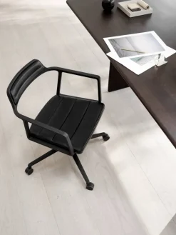 Vipp452 Swivel kontorsstol med hjul Black aluminium-black leather